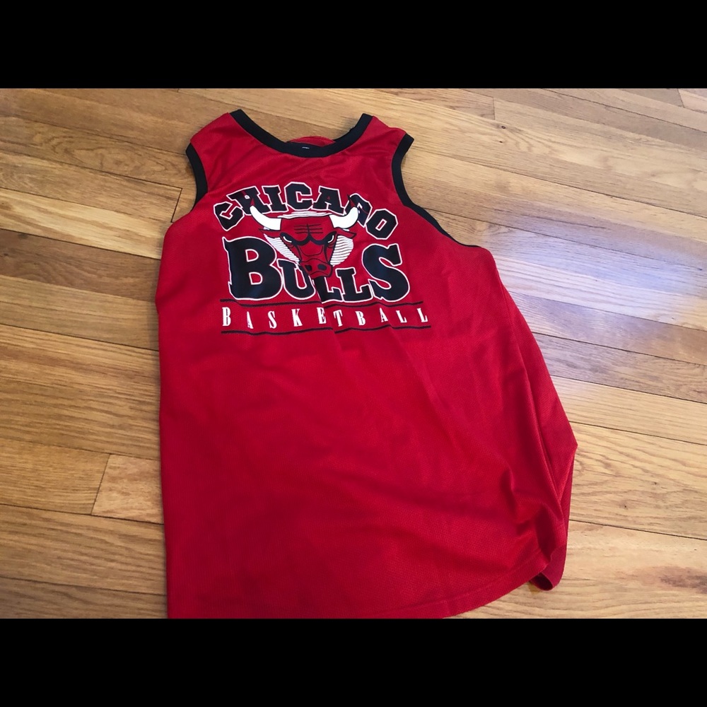 Long Forever 21 Chicago Bulls jersey